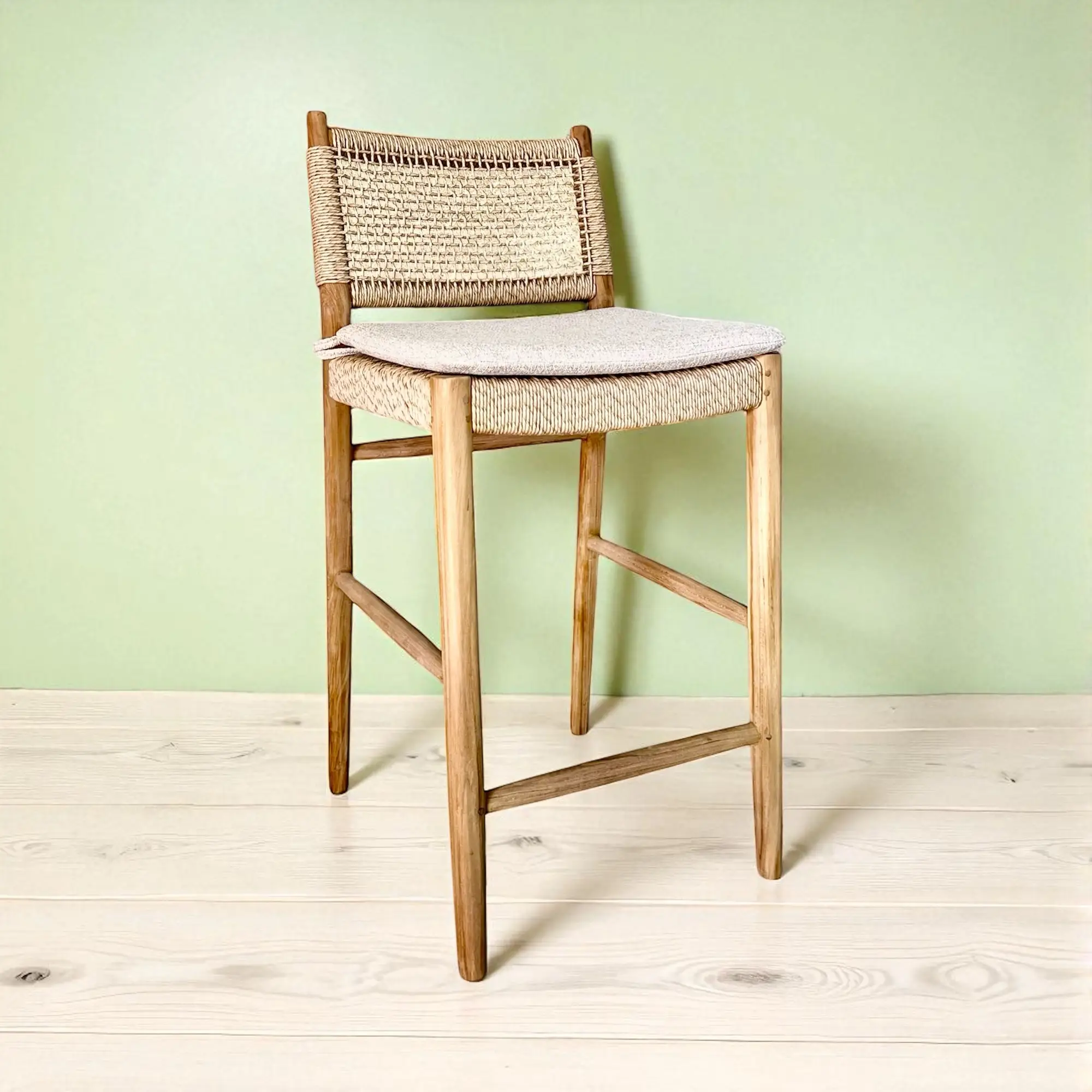 Lani bar, tabouret de bar haut en teck, dossier en cordage tressé et coussin écru