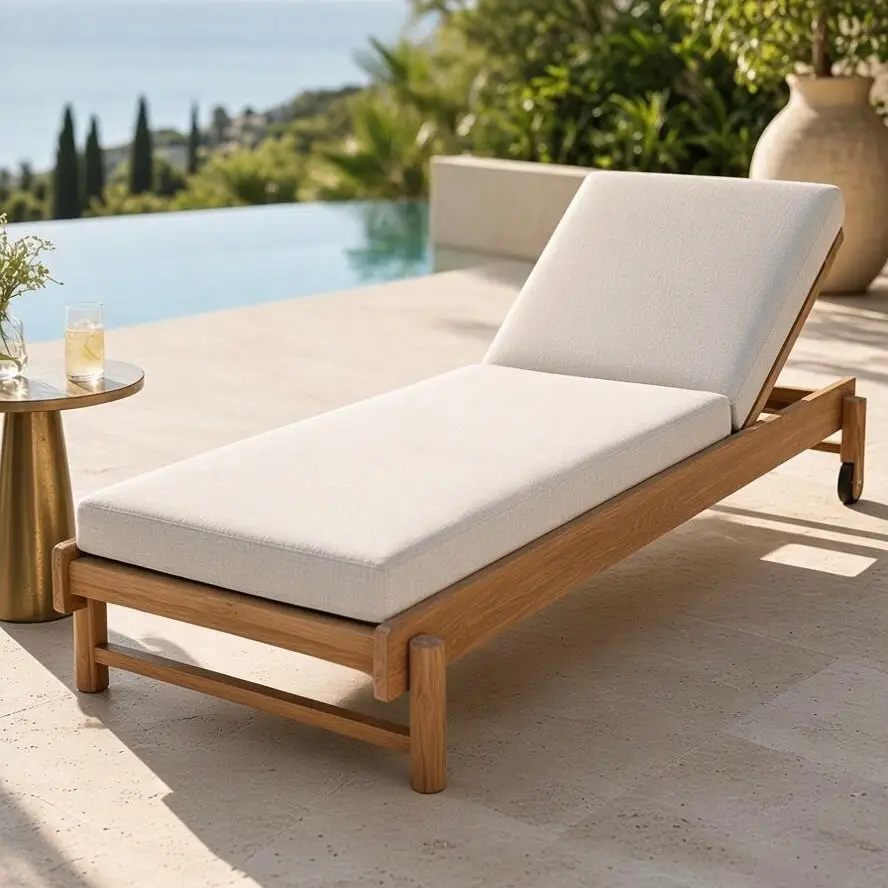 Transat Rehat, bain de soleil en teck massif sur roulettes, matelas gris clair écru