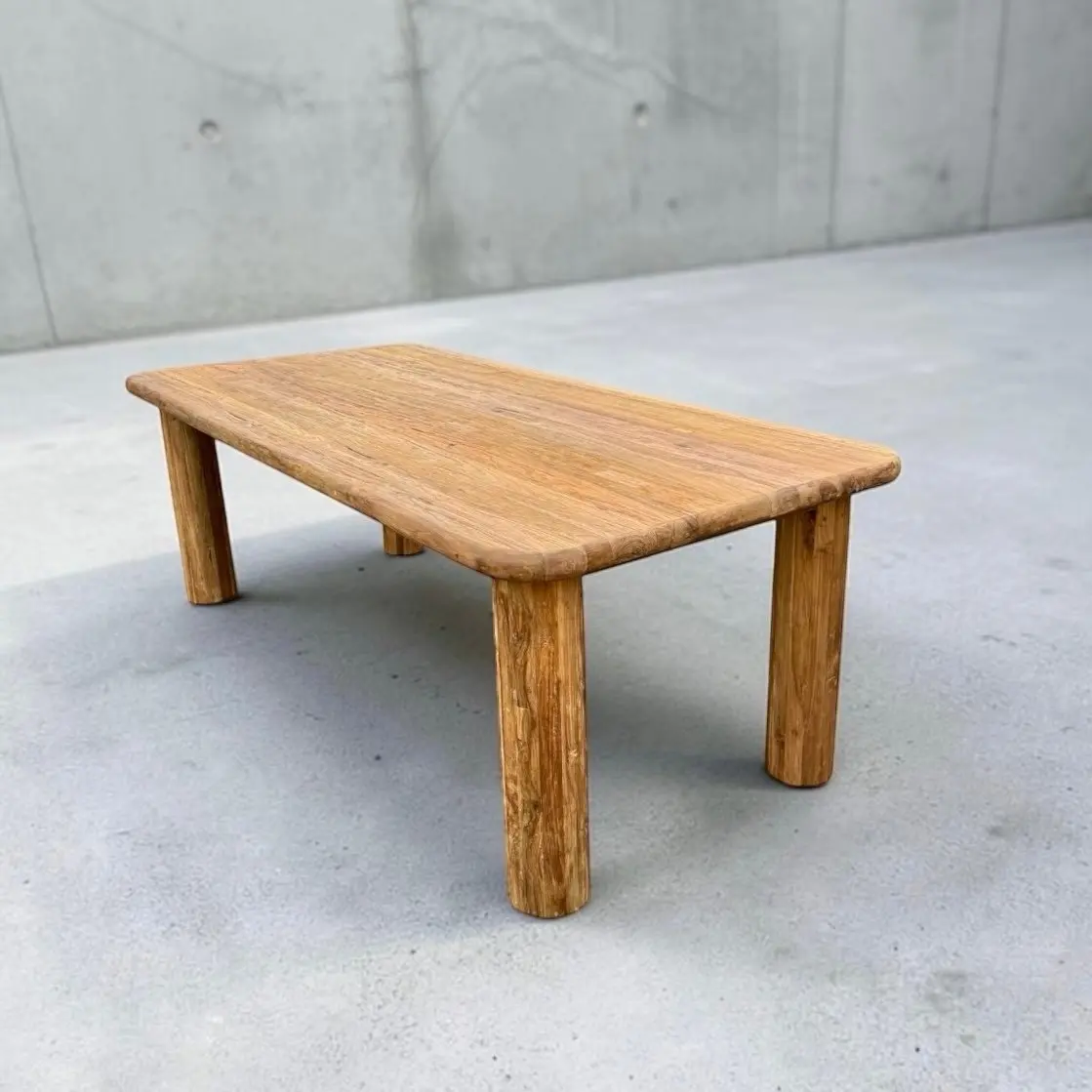 Tereva, table à manger rectangulaire en teck recyclé aux angles arrondis