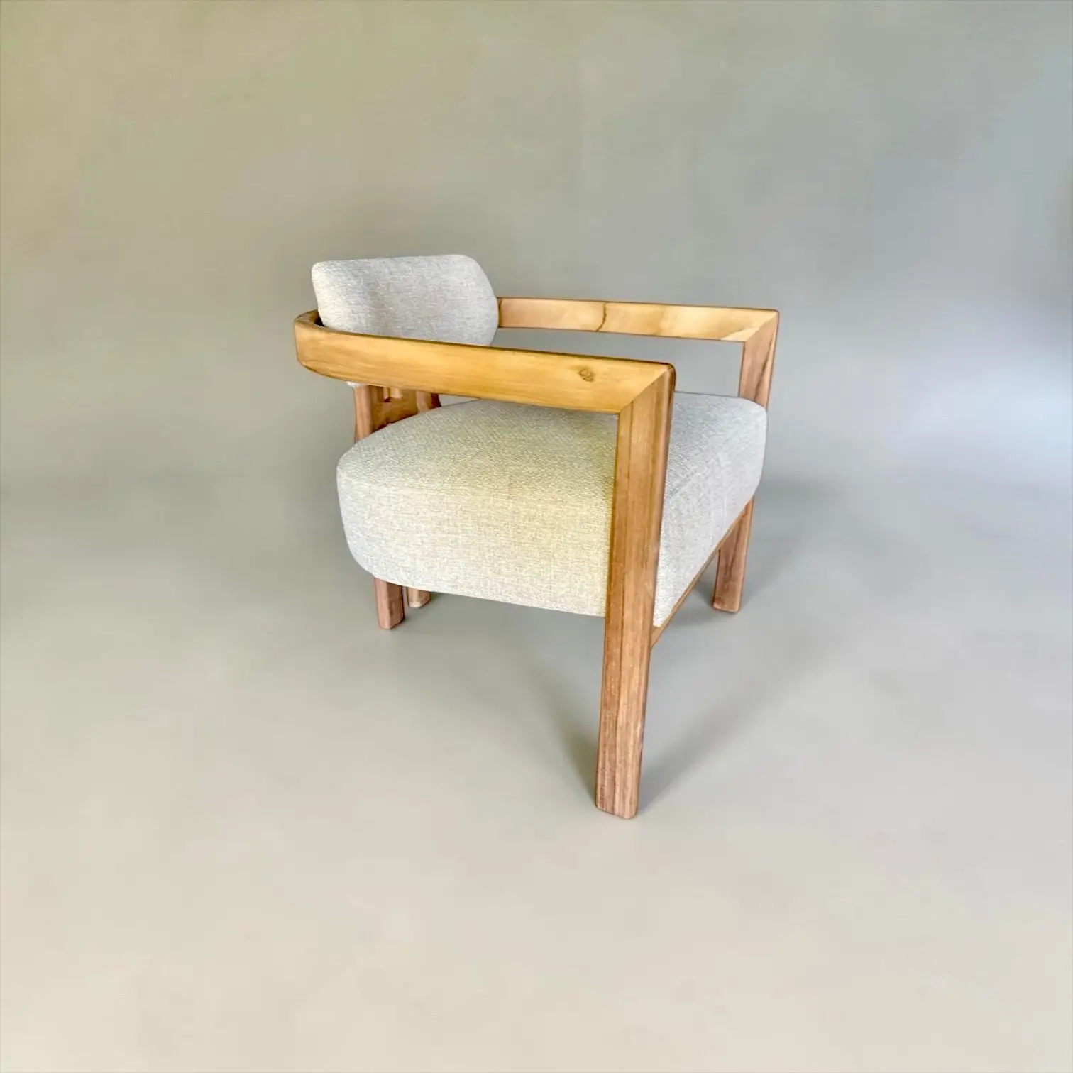 Fauteuil lounge Bayou en teck massif clair, cordage gris et coussins clairs
