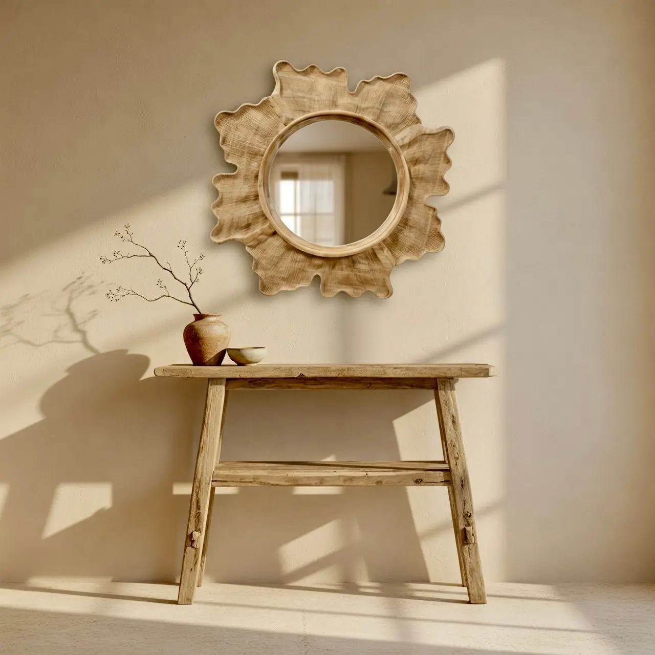 Miroir rond Mekar en teck massif, cadre festonné en corolle de fleur