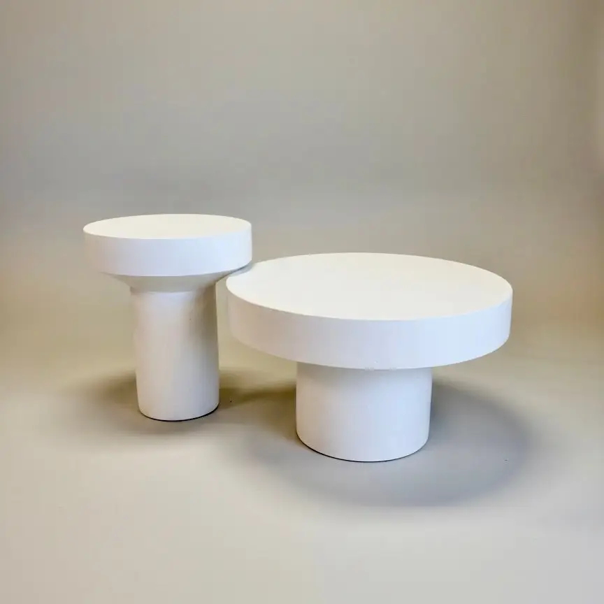 Ravi, table basse ronde en ciment blanc